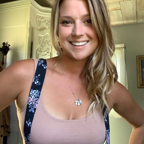 Meet your Posher, Emily - Picture 5 of 8